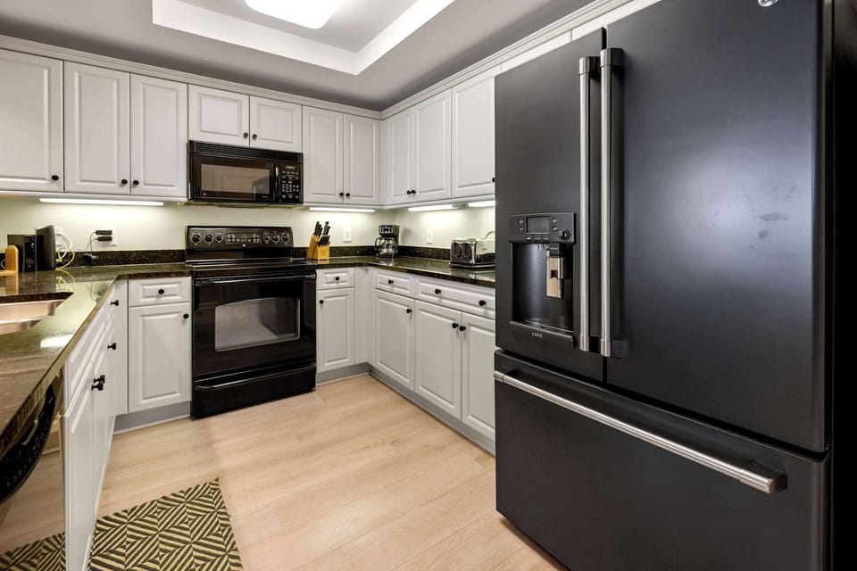 Large Kitchen Area
