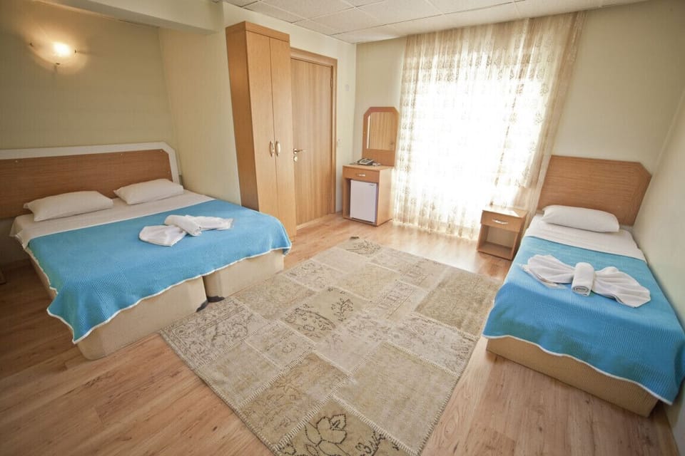 Deluxe Room | Desk, laptop workspace, free WiFi