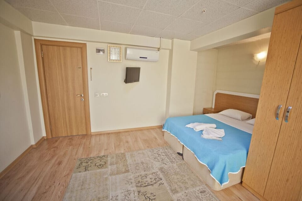 Deluxe Single Room, City View | Desk, laptop workspace, free WiFi