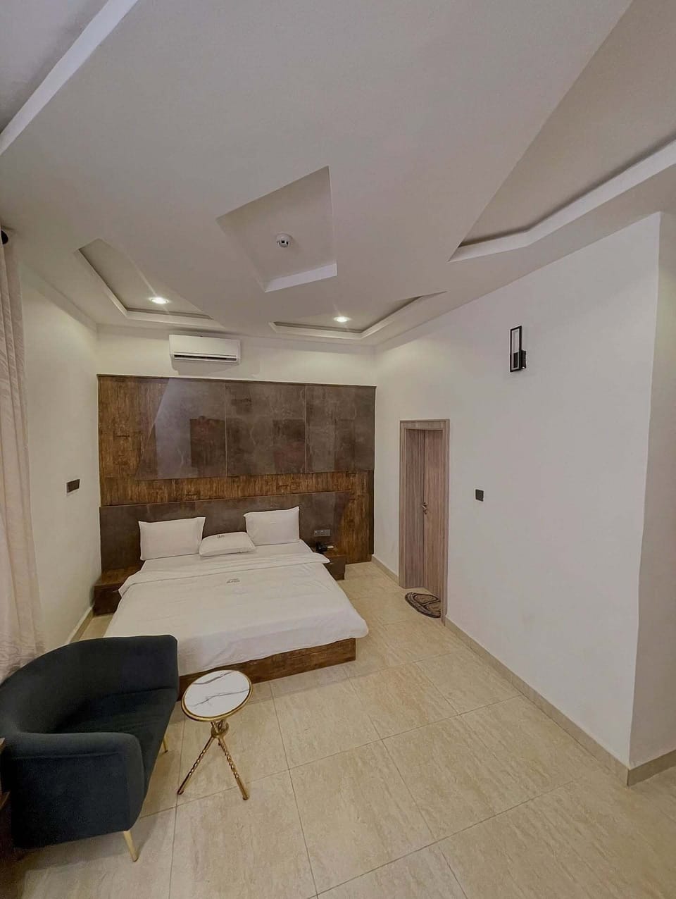 Comfort Room, Balcony, City View | Desk, laptop workspace, blackout drapes, soundproofing
