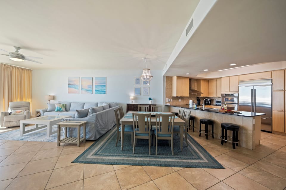 Open concept living/dining/kitchen