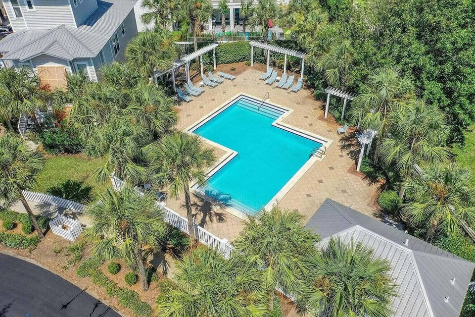 You'll love the Gulfside Cottages Community Pool - Heated March 1st - Easter