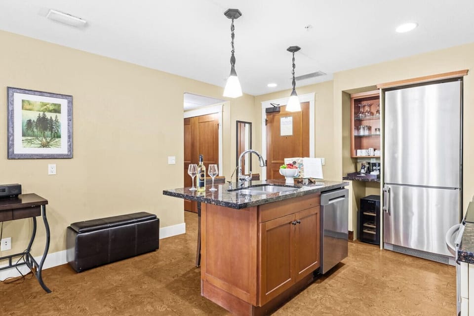 Fully equipped kitchen to prepare your meals.