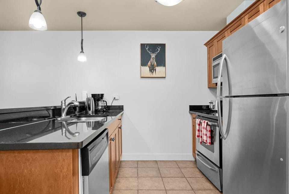 Fully equipped kitchen.