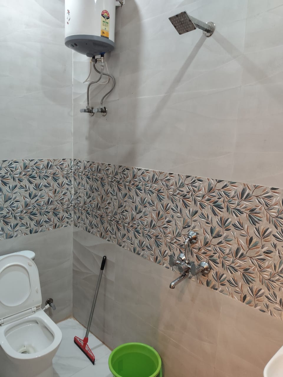 Shower, towels