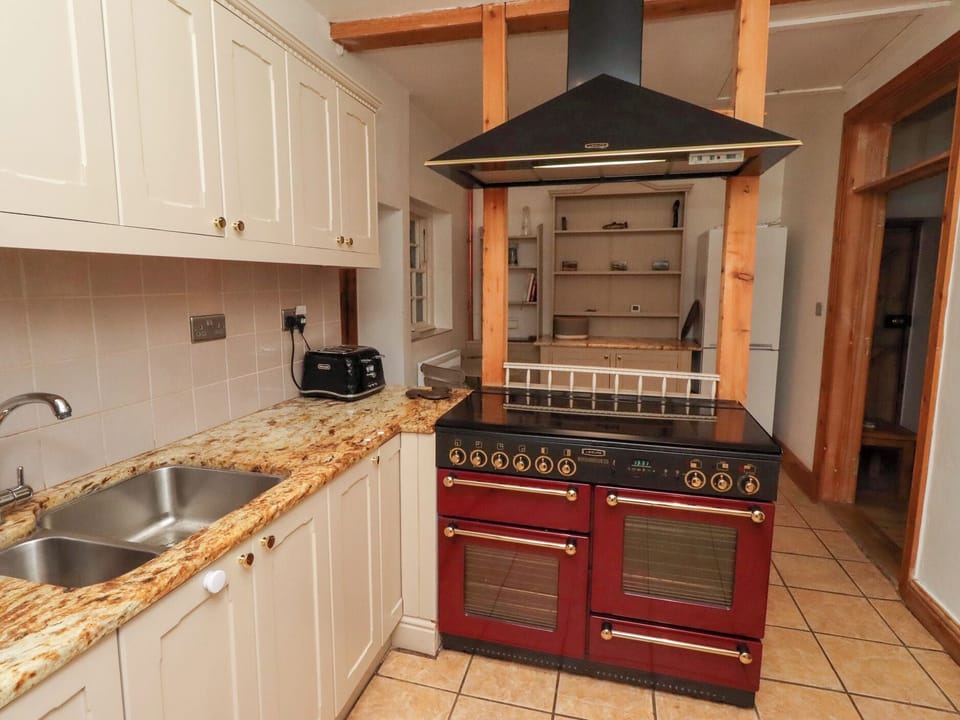 Dishwasher, cookware/dishes/utensils