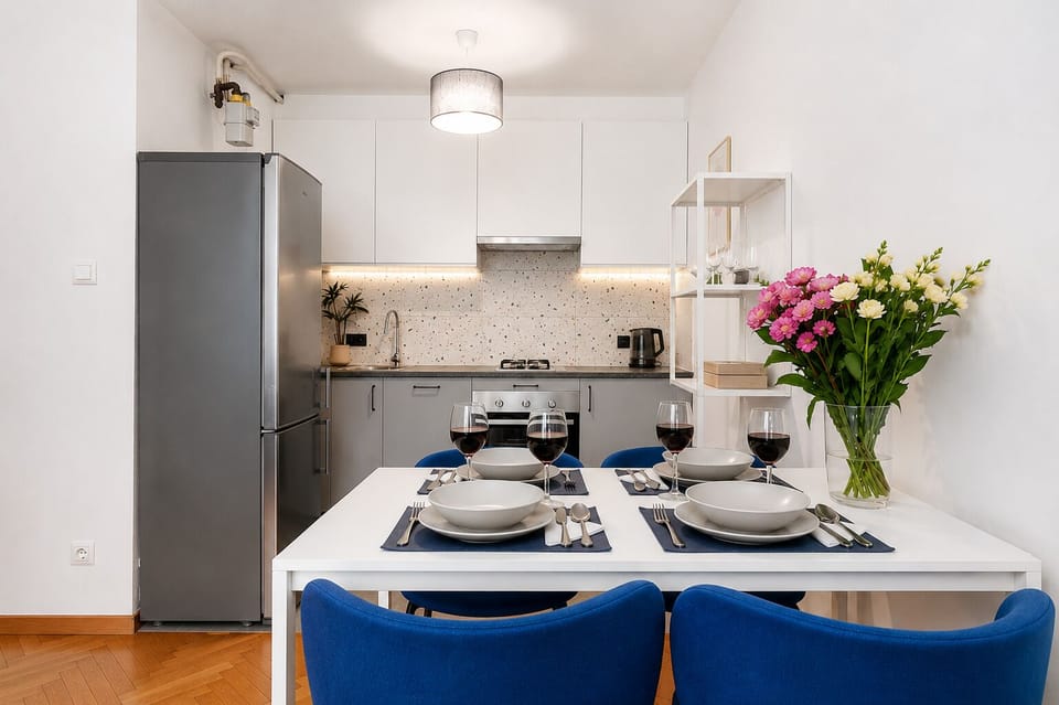 Deluxe Apartment, Non Smoking | Private kitchen | Electric kettle, dining tables