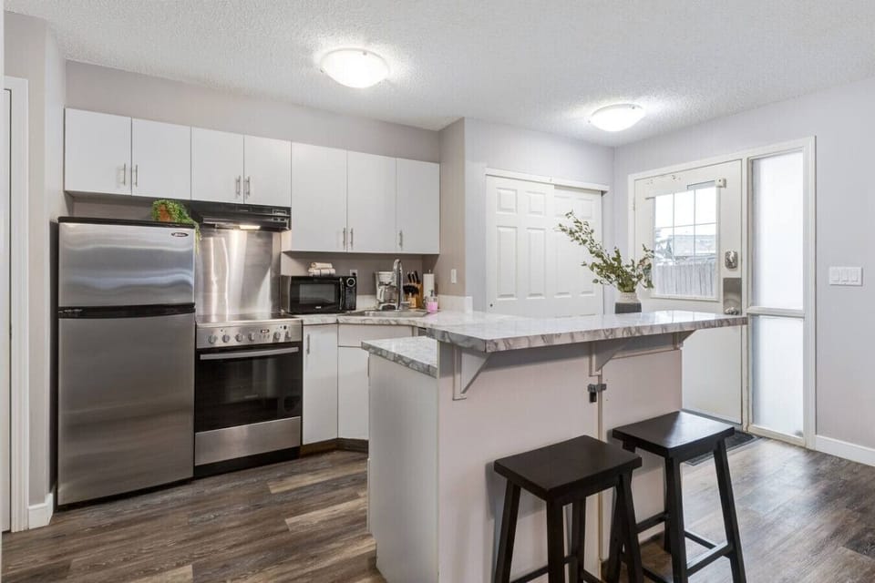 Direct access to kitchen from outside.