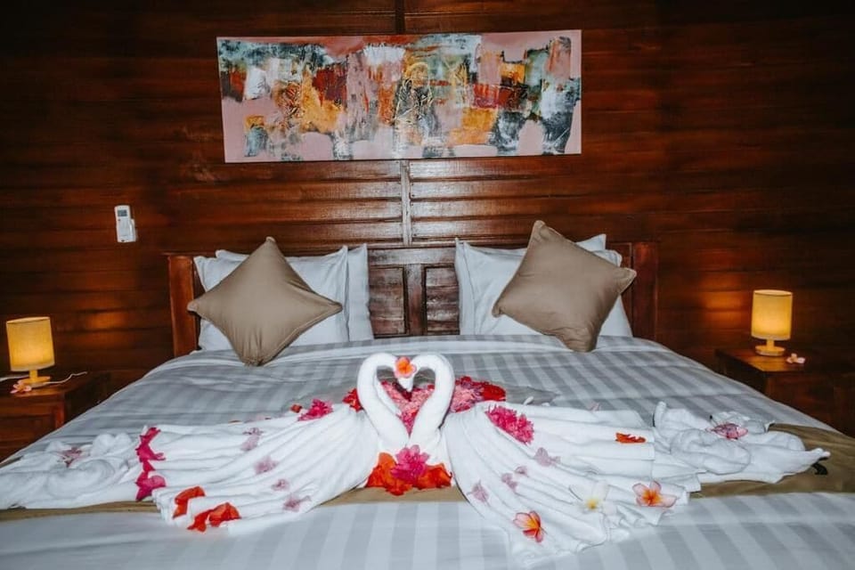 Double Room, Garden View | Desk, iron/ironing board, free WiFi