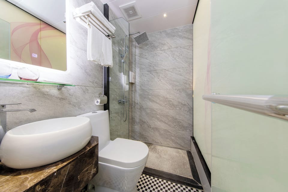 Executive Double Room, City View | Bathroom | Shower, hair dryer, towels, soap