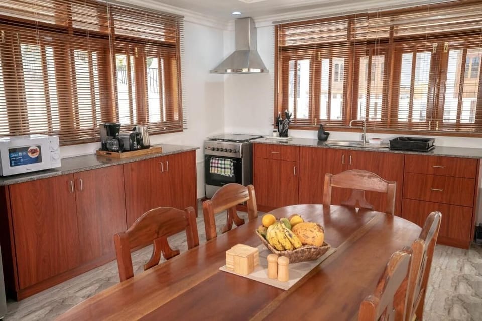 Family Apartment, Sea View | Dining