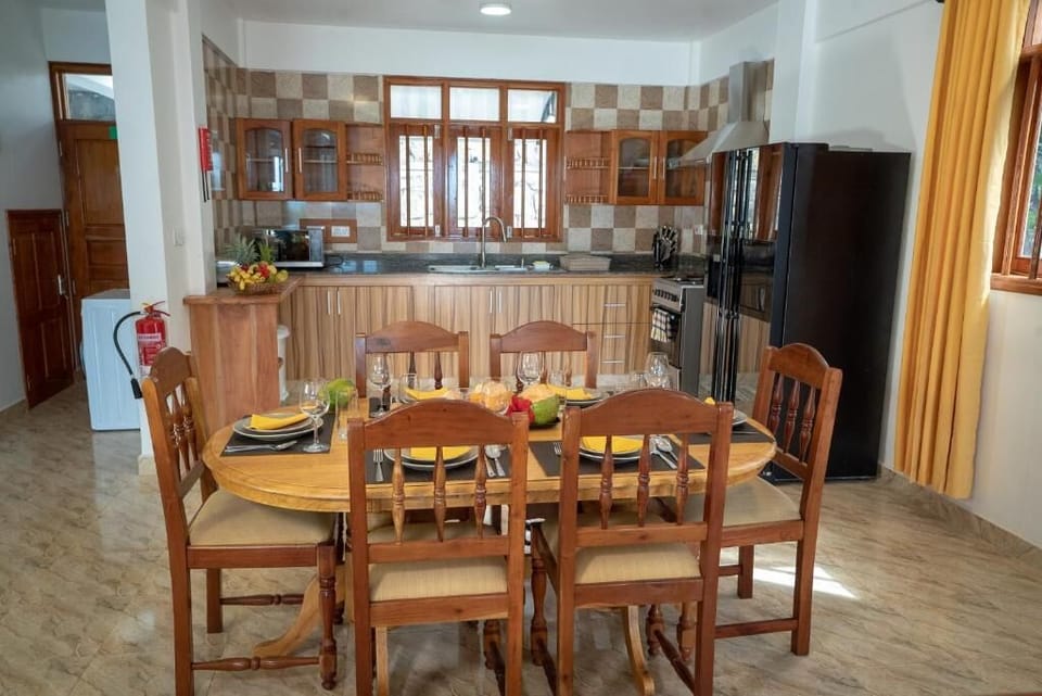 Family Villa, Ocean View | Dining