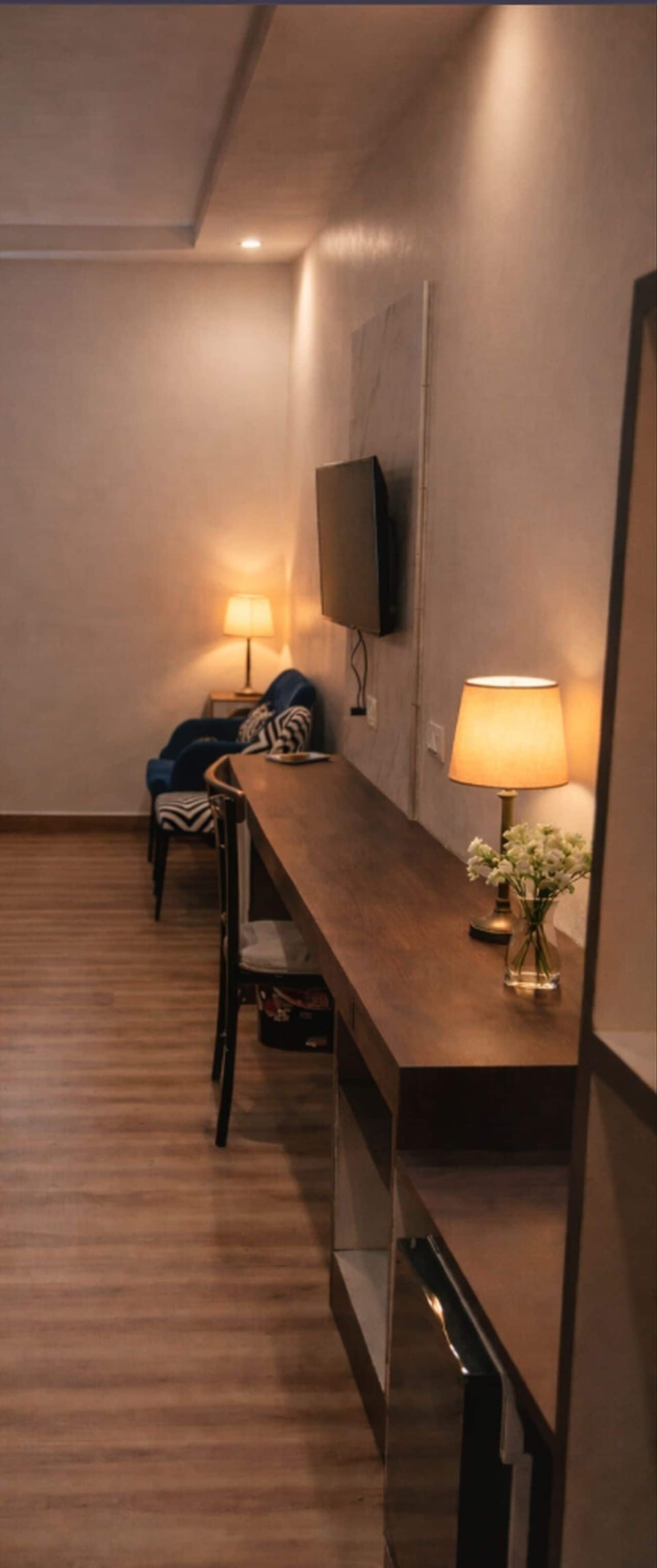 Deluxe AC Mini Suite | Premium bedding, WiFi (free), bed sheets