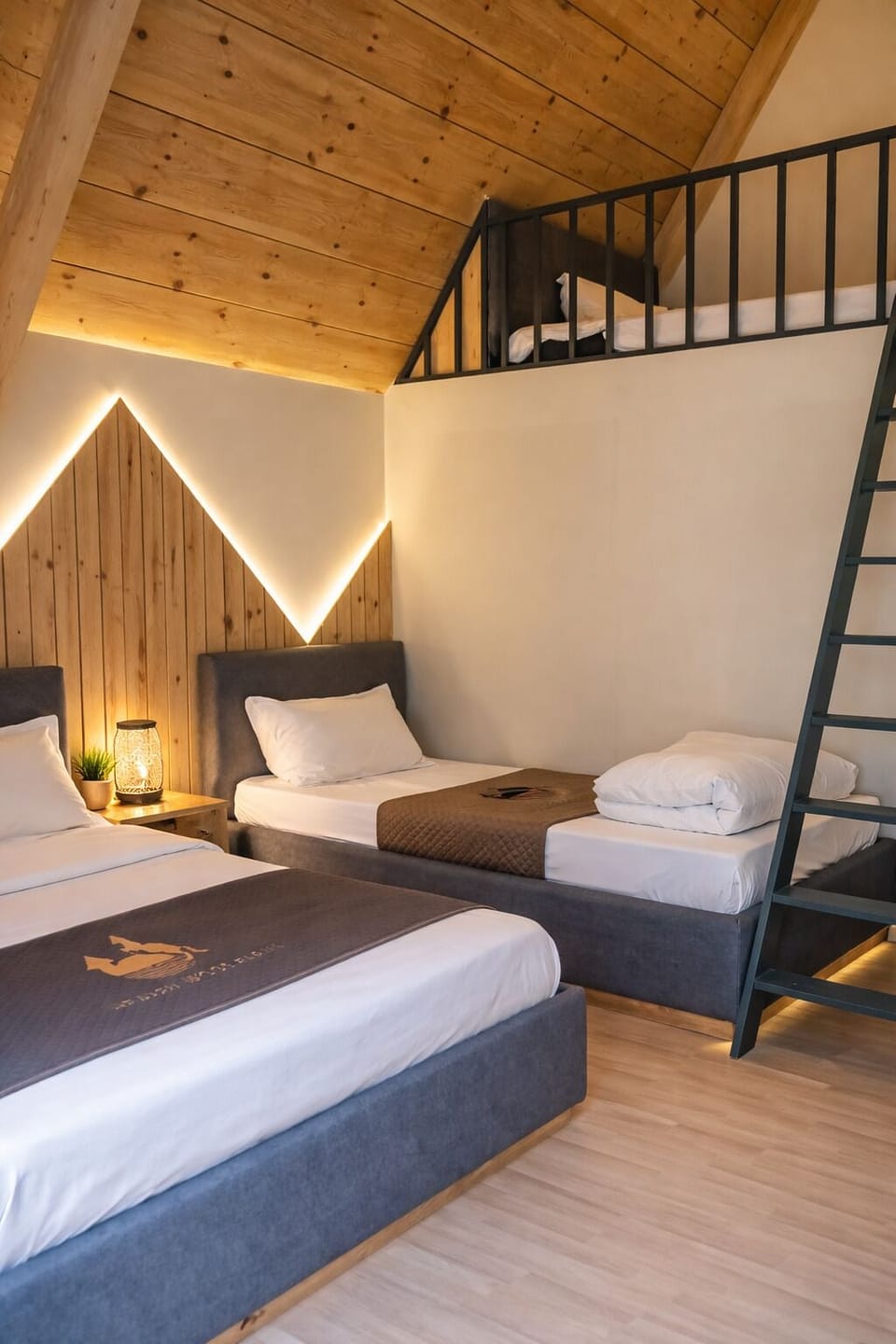 Luxury A-Frame Pool View Cottage | Premium bedding, WiFi (free), bed sheets