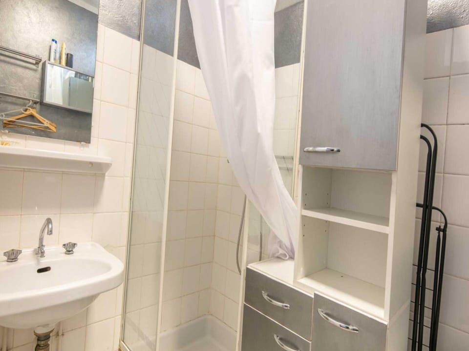 Apartment | Bathroom