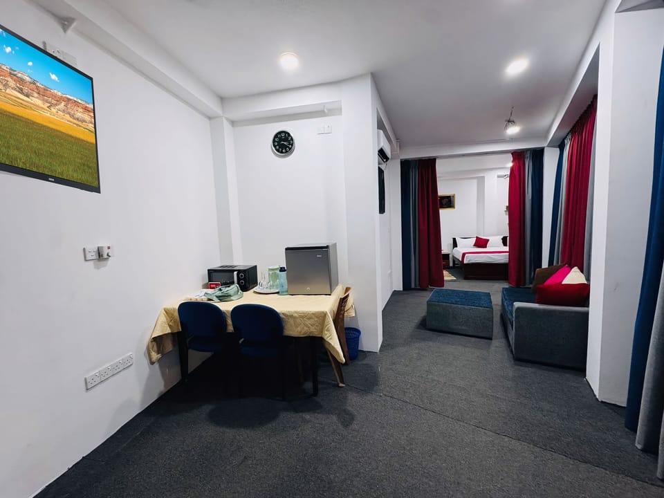 Superior Condo, Balcony, City View | Interior