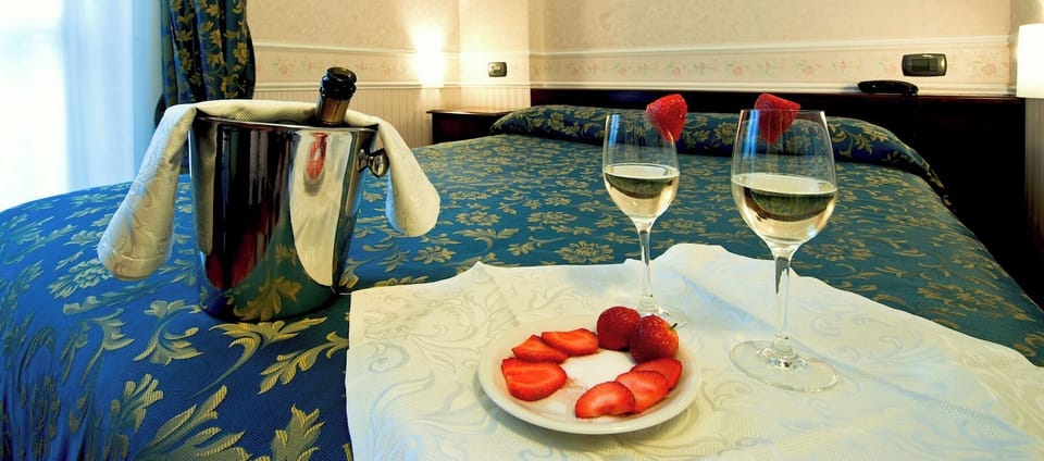 In-room safe, desk, laptop workspace, free WiFi