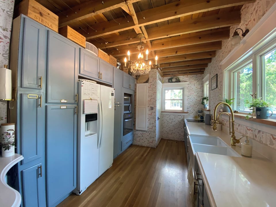 Arthur Level Guest Kitchen
