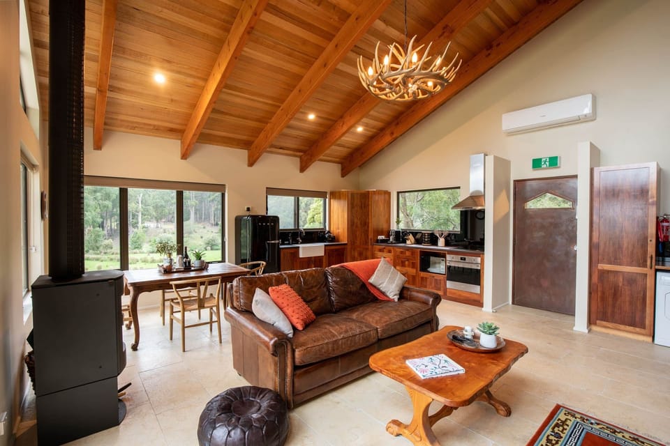 luxury couples retreat Bruny Island accommodation