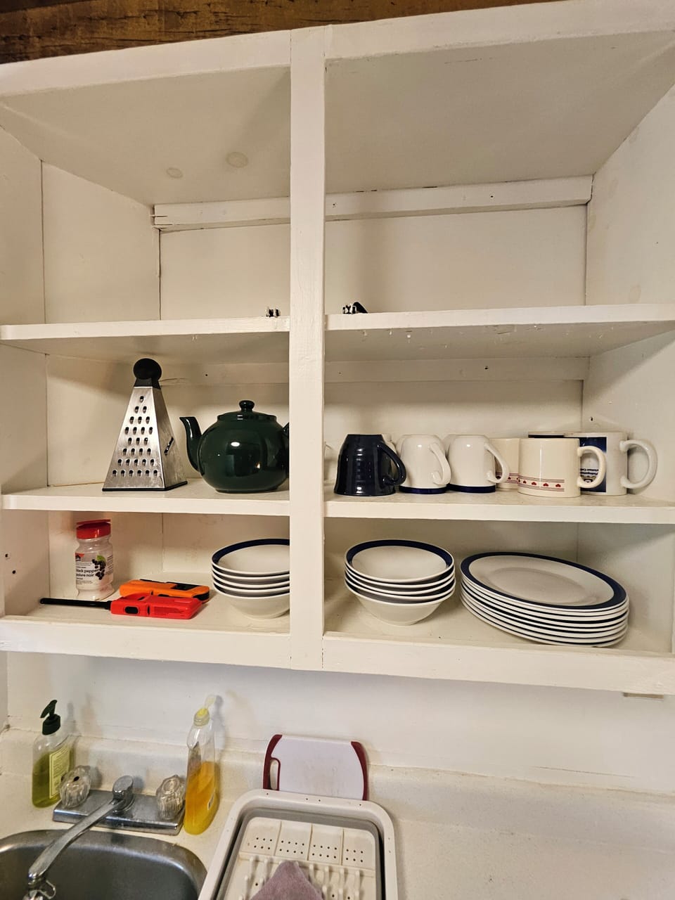 Basic Cabin, 2 Bedrooms, Lake View | Private kitchen | Mini-fridge