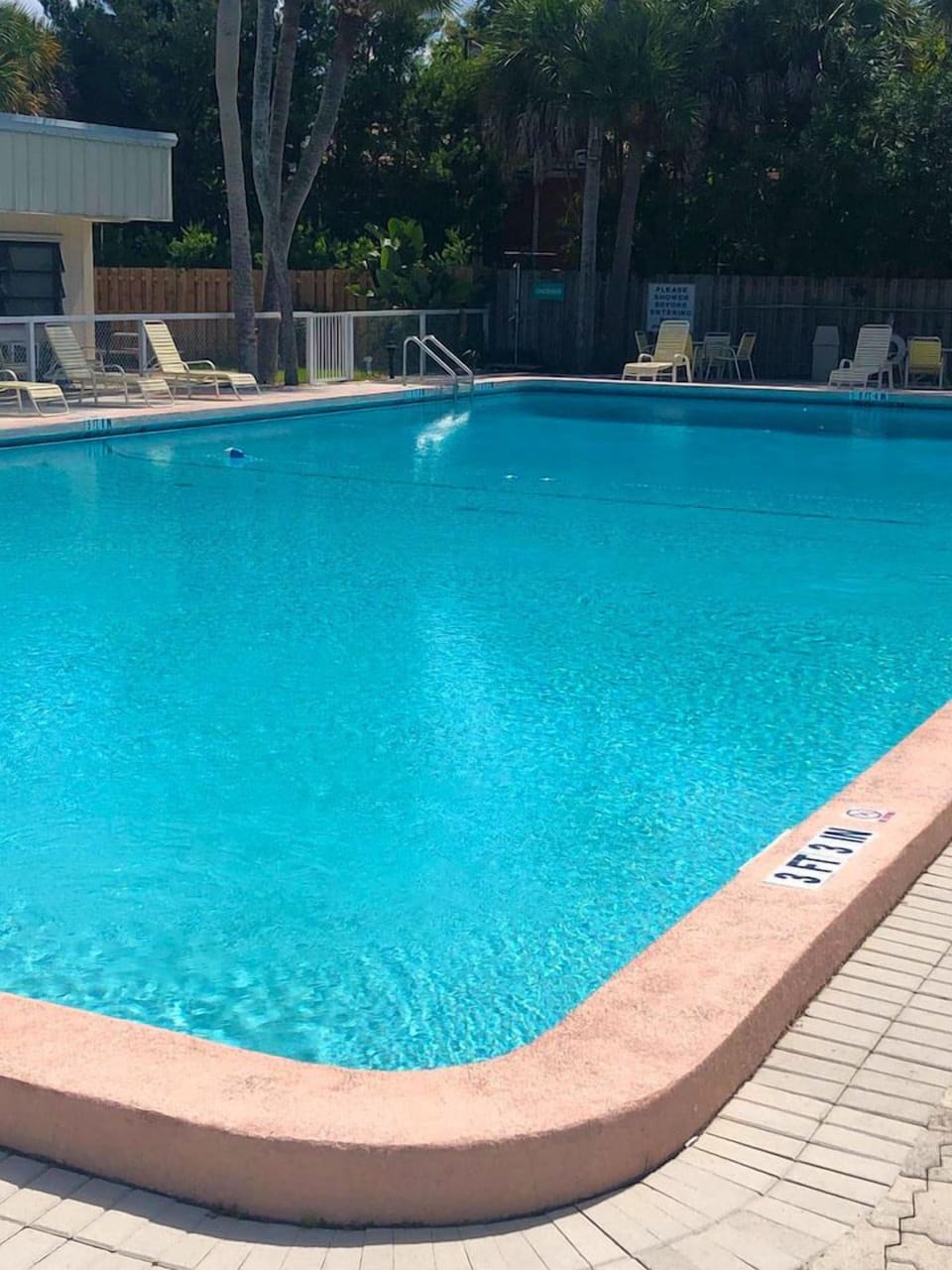 Venice Beach Studio – Pool & Private Shore (6596)