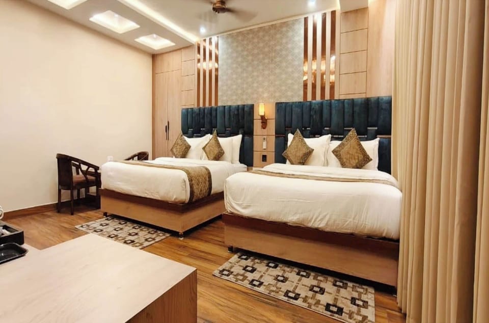 Family Room, Air conditioning | Hypo-allergenic bedding, desk, soundproofing, free WiFi