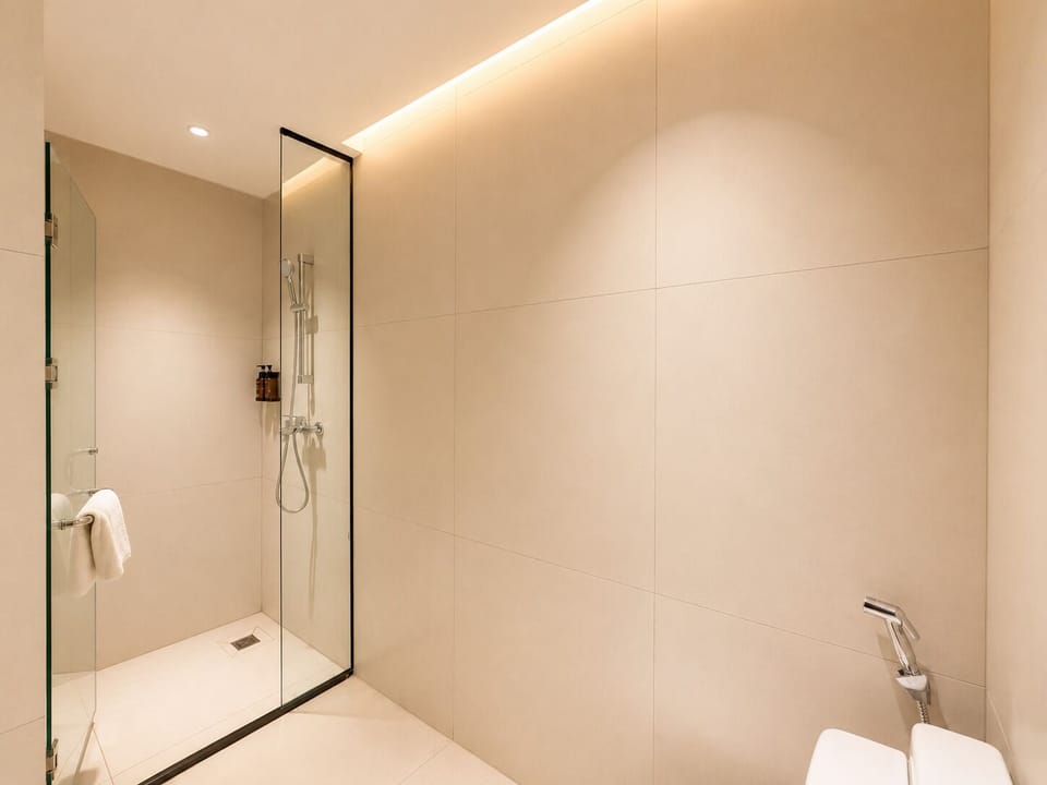 Shower, towels, soap, shampoo