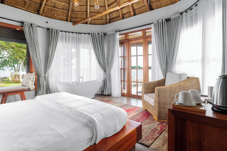 Executive Cottage, 1 King Bed, Lake View | In-room safe, soundproofing, free WiFi, wheelchair access