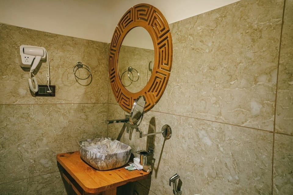 Luxury Room, Balcony, Mountain View | Bathroom | Towels