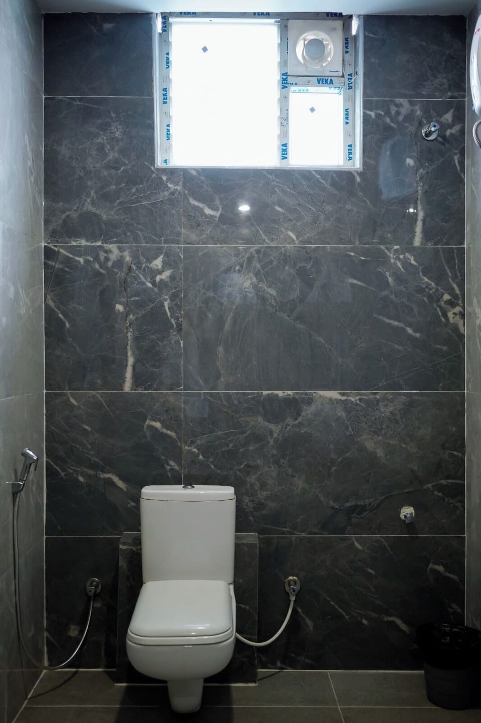 Luxury Room | Bathroom | Shower, rainfall showerhead, towels, soap