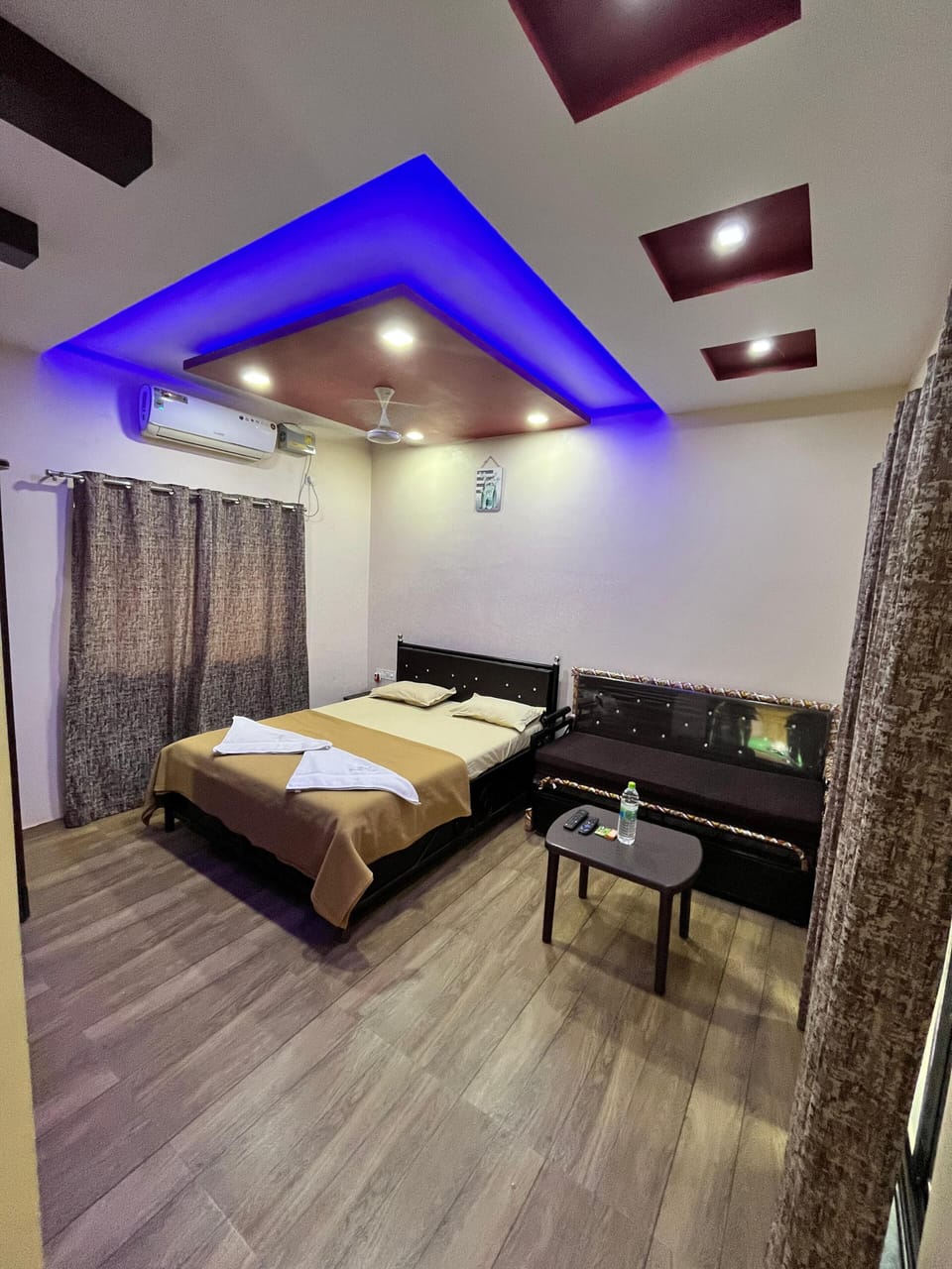 Luxury Single Room, Garden View | Blackout drapes, free WiFi, bed sheets