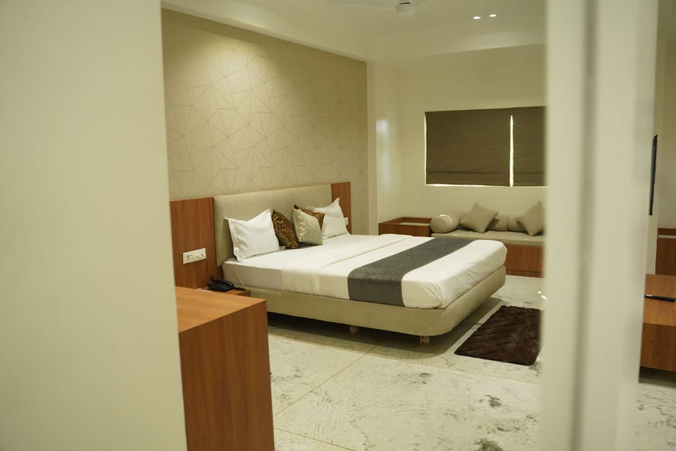 Deluxe Studio Suite | Free WiFi