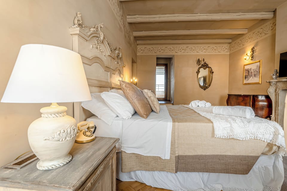 Deluxe Double Room | In-room safe, desk, free WiFi
