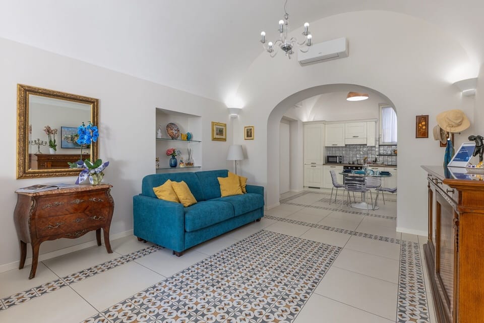 House, 1 Bedroom, Kitchen | Living area | 32-inch flat-screen TV with digital channels