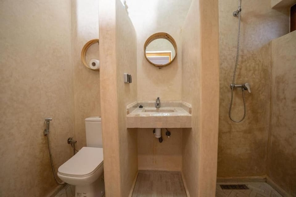 Family Room | Bathroom