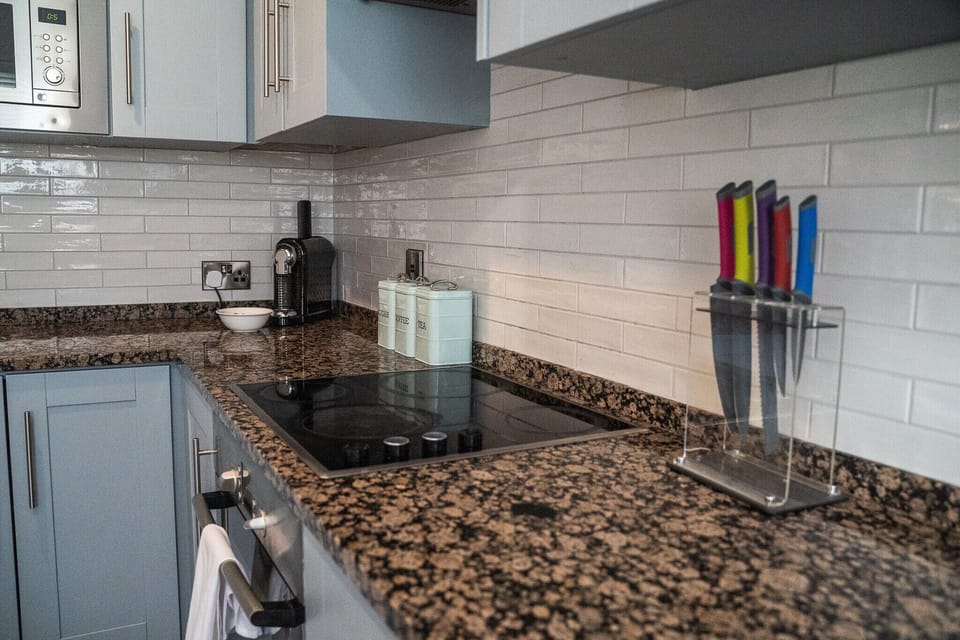 Johnstown Estate Holiday Lodges. Self catering lodge Co Meath. Modern kitchen, marbel counter top.