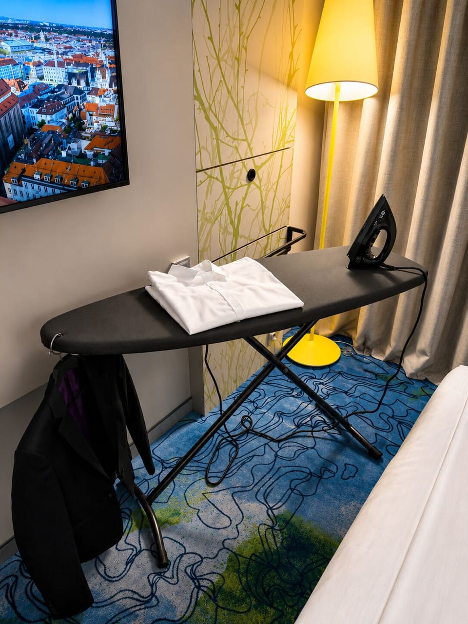 Iron/ironing board