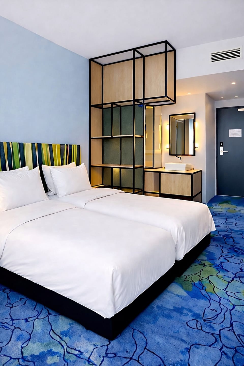 Standard Room, 2 Twin Beds | Desk, soundproofing, iron/ironing board, free WiFi