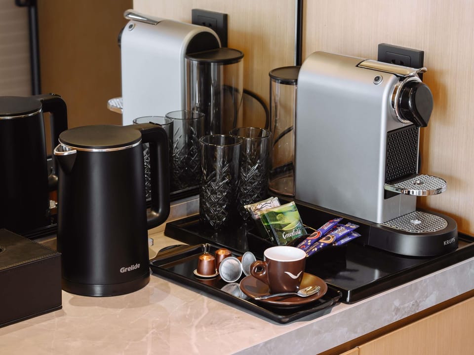 Premium bedding, minibar, in-room safe, desk