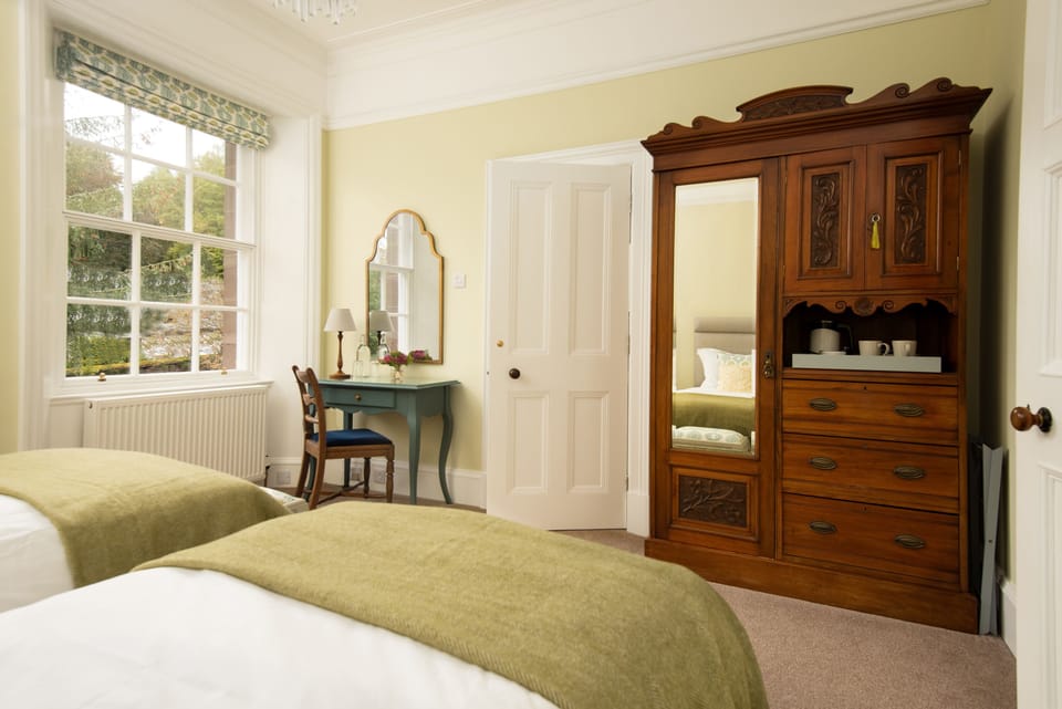 Classic Double or Twin Room (The Green Room)