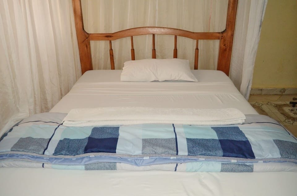 Deluxe Single Room, Garden View | Free WiFi, bed sheets