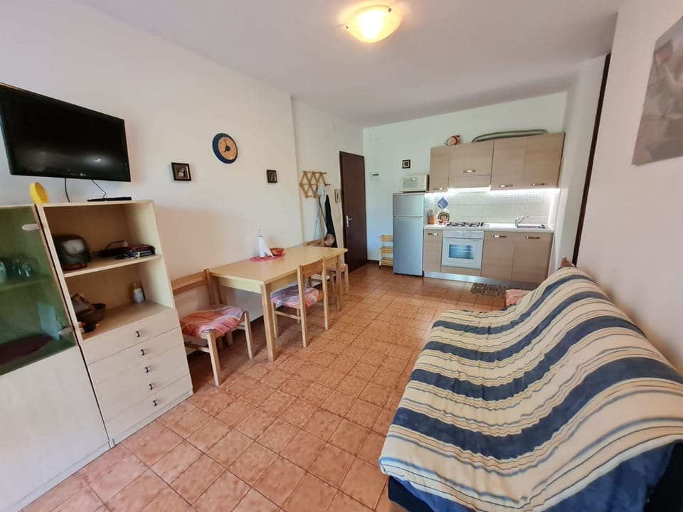 Apartment, 1 Bedroom, Patio, Garden View | Room amenity