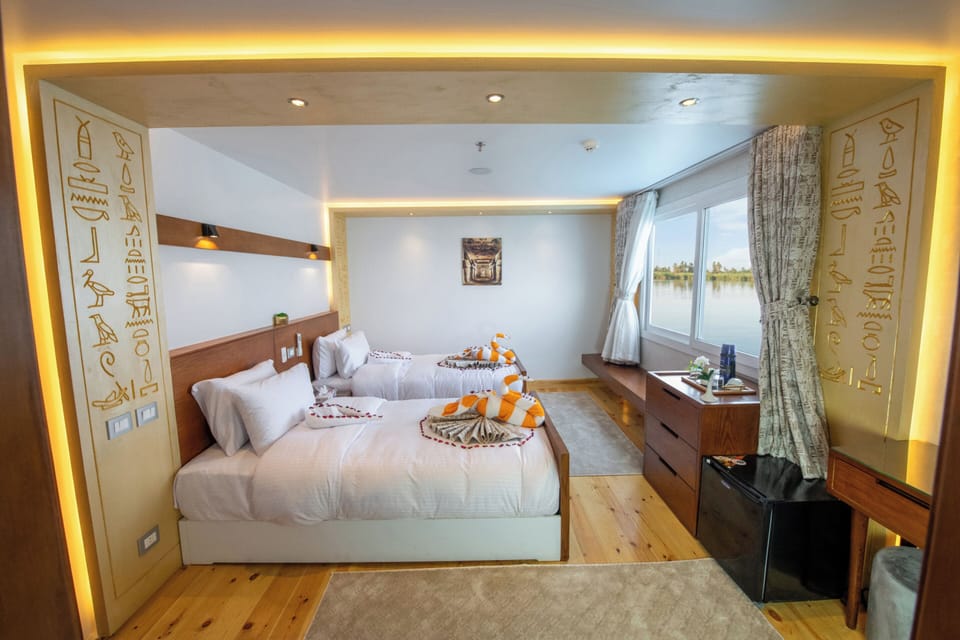 Deluxe Cabin, Air conditioning, River View