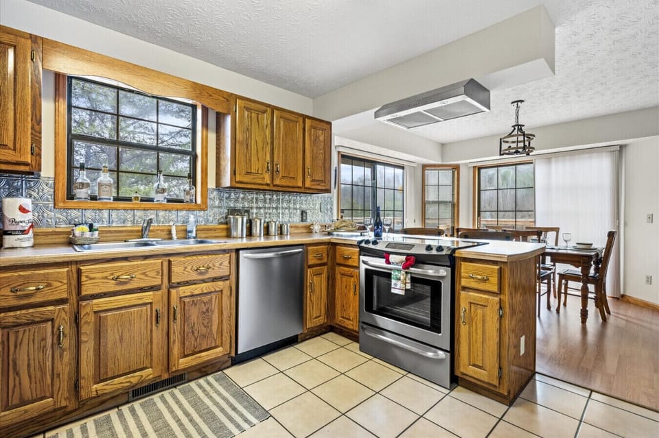Designed with space for prepping, chatting, and grazing