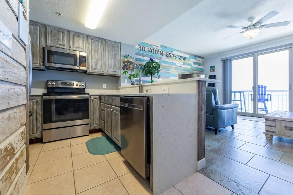 Condo, Multiple Beds (Seychelles 407) | Private kitchen