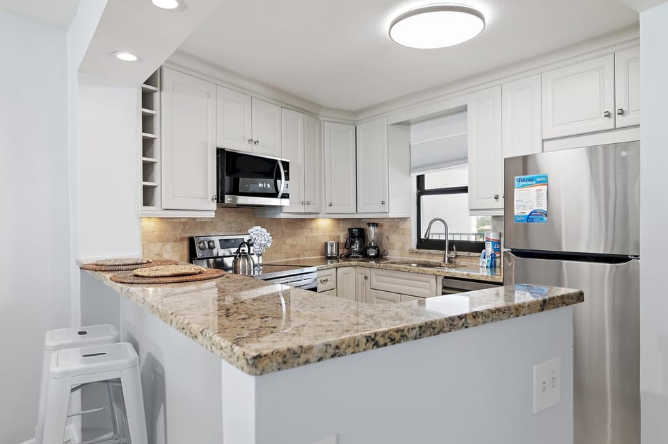 Condo, Multiple Beds (Beachside II #4260) | Private kitchen