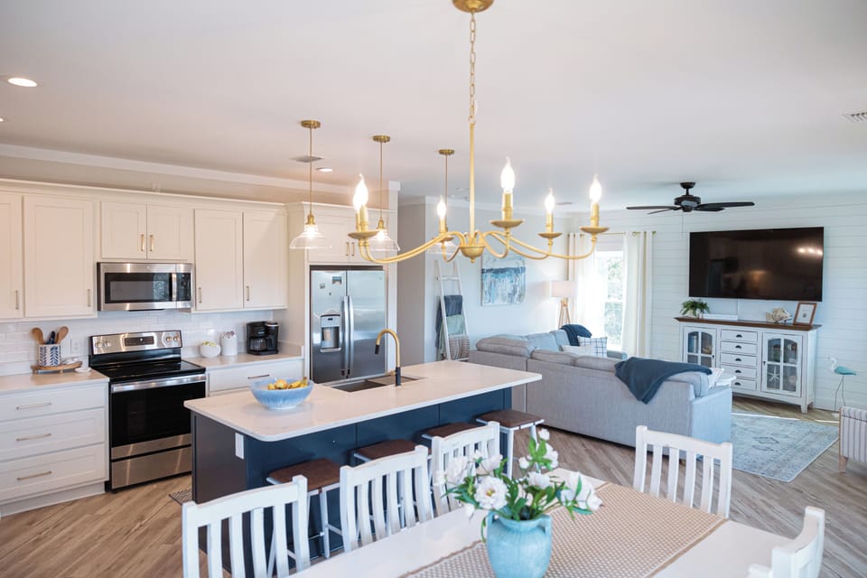 Open concept living, dining and kitchen