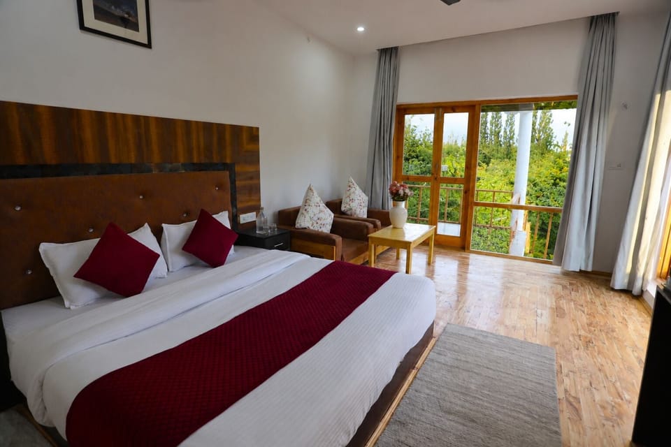 Deluxe Room, River View | Premium bedding, down comforters, memory foam beds, cribs (surcharge)