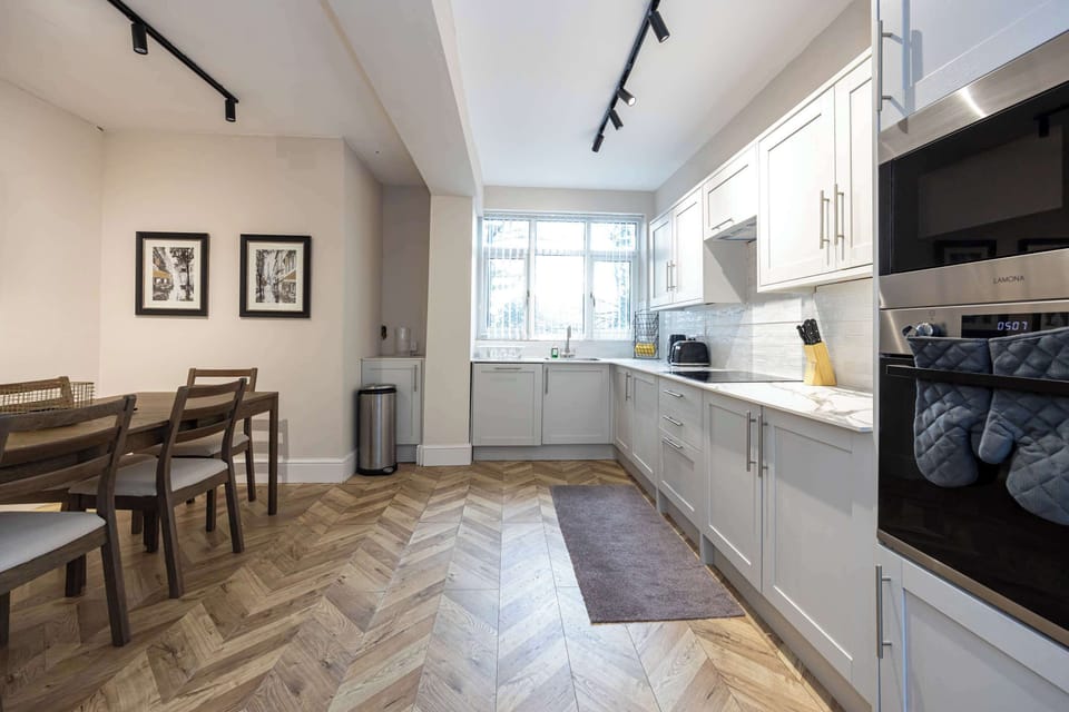House | 4 bedrooms, high-speed internet