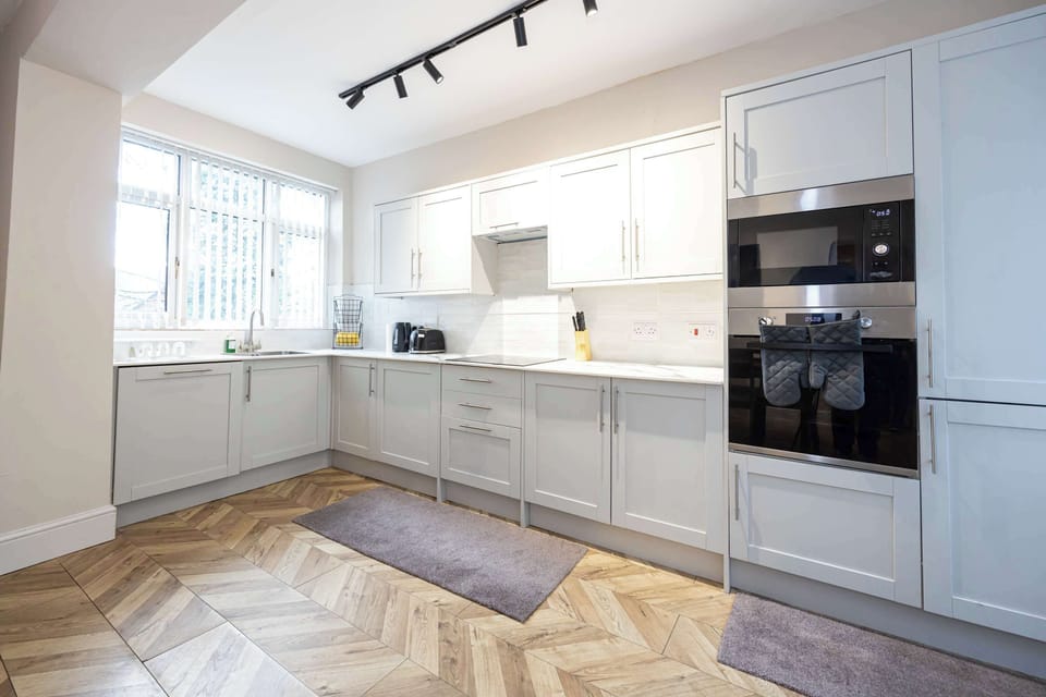 House | 4 bedrooms, high-speed internet